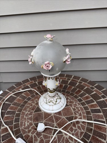 Vintage Capodimonte Pink Roses Frosted Lamp Italy. Missing A Flower/Chipped 13”