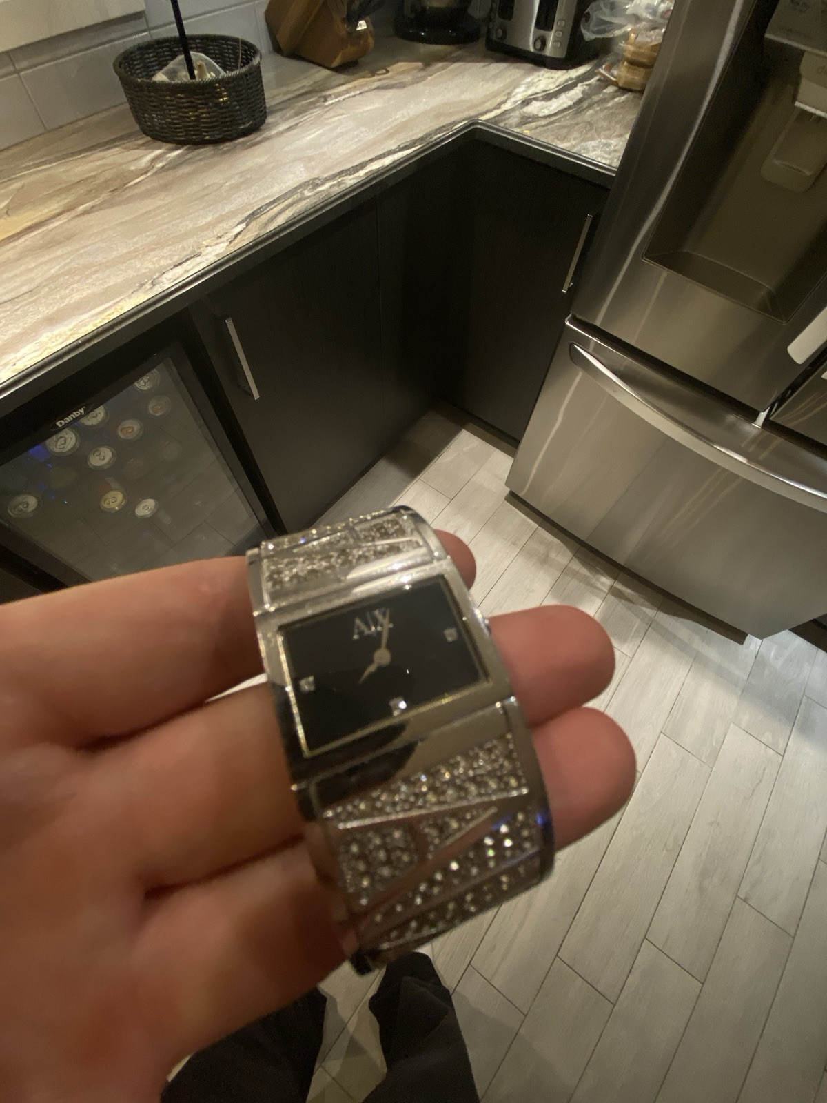 Armani Exchange AX4050 Stylish Watch for Modern Fashion Lovers image 2
