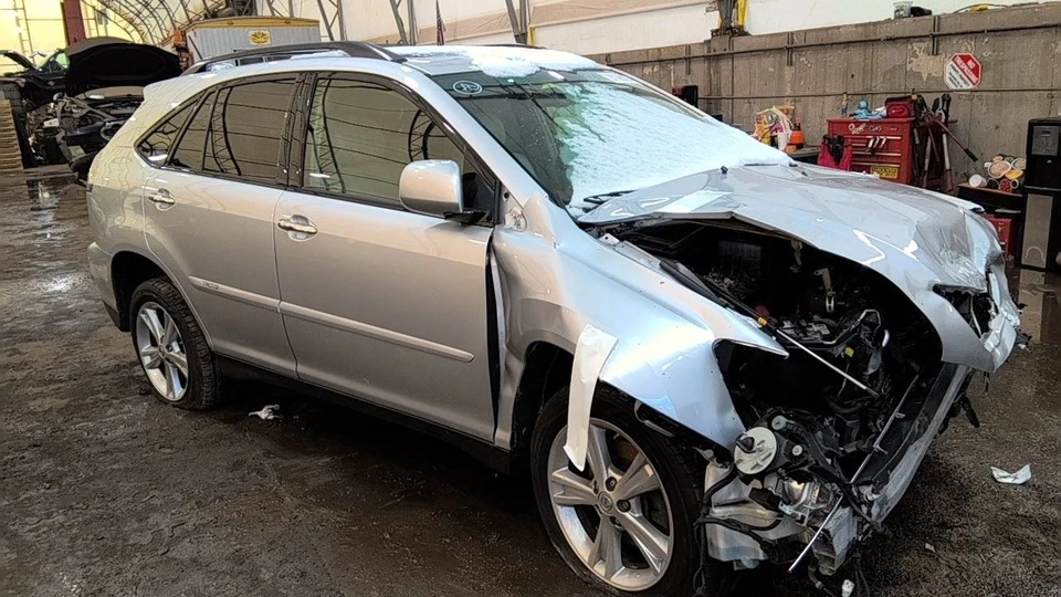 AC Compressor Fits 08-09 LEXUS RX400h 6869915 - Image 2 of 4