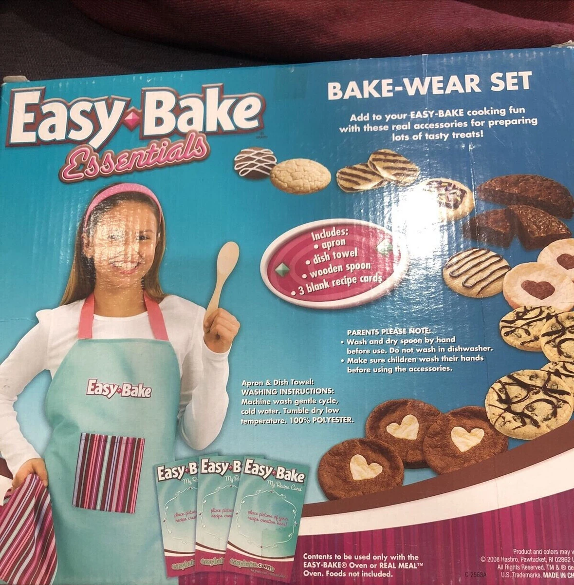 Easy Bake Oven with Easy Bake Oven Mixes and Recipe Cards 