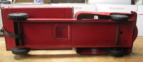 STRUCTO DUMP TRUCK RED WITH MOTOR - FOR AGE THIS IS A STRAIGHT TRUCK - Picture 4 of 8