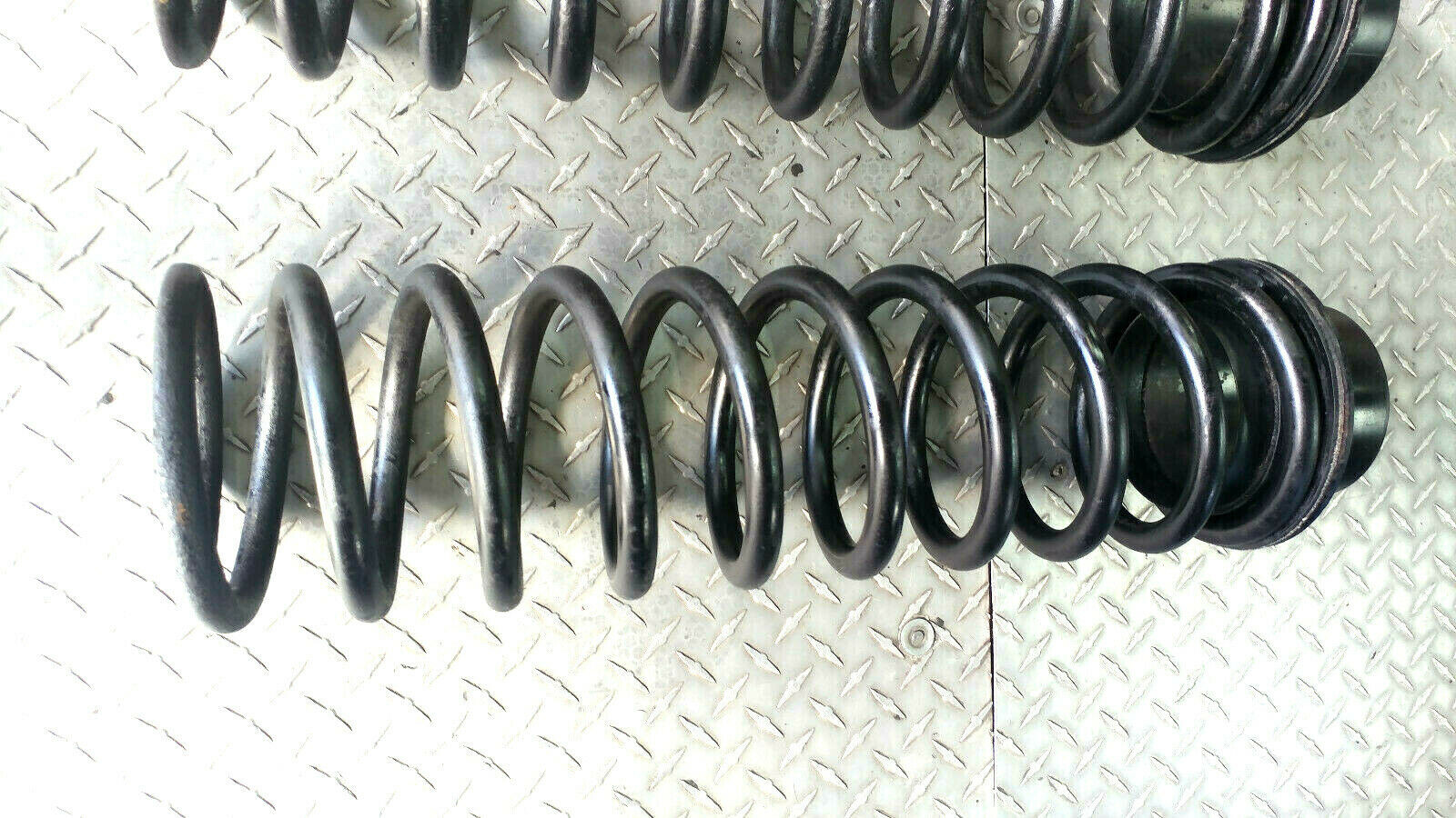 65 to 80 ROLLS ROYCE SILVER SHADOW WRAITH REAR COIL SPRINGS suspension