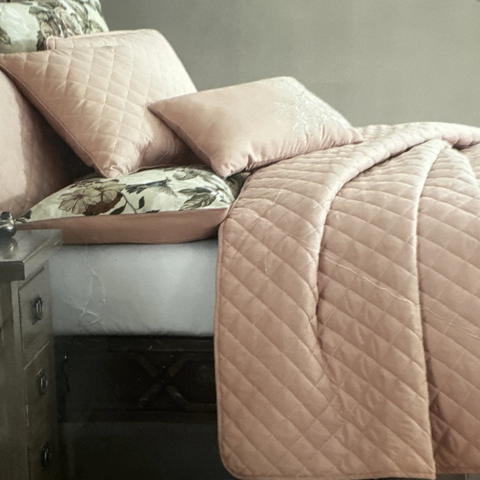 5 Piece Hallmart Lillith Queen Comforter Set 90x90 Floral Reversible Pink Beige - Image 2 of 3