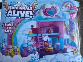 Hatchimals Alive Hatch To life nursery Toy playset Kids Girls Play Set