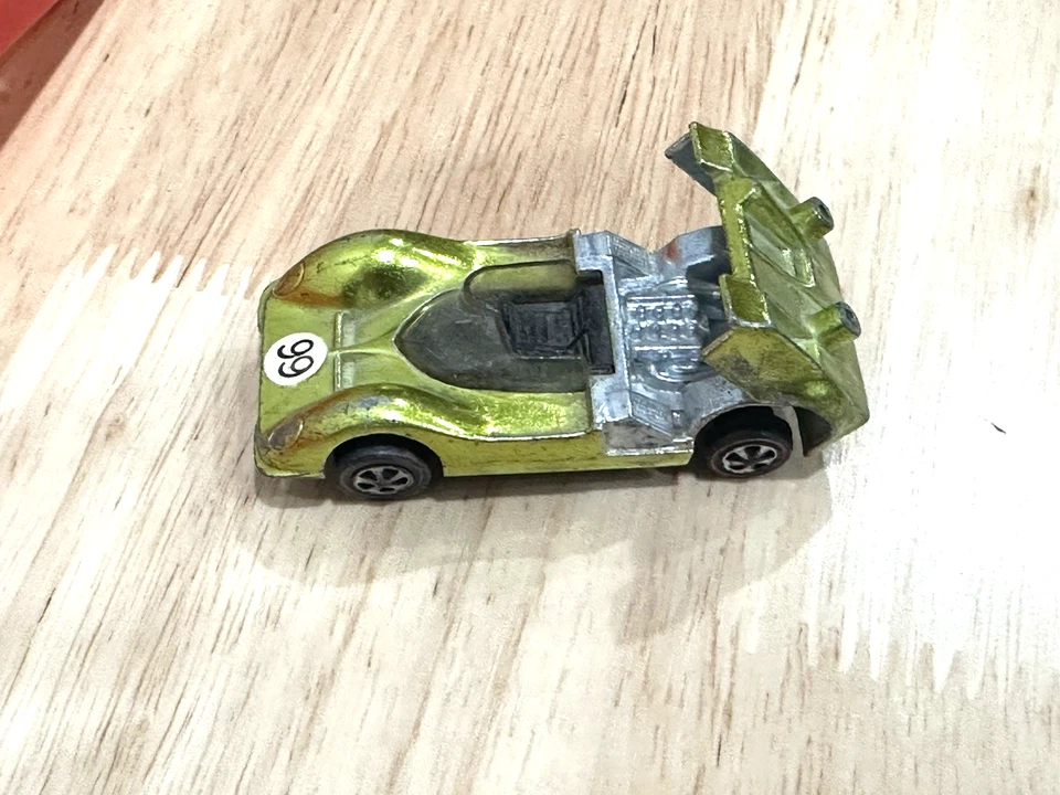 1968 Hot Wheels Antifreeze Chapparal 2G plus Orange Track, Hot Curves misc Lot - Image 2 of 4