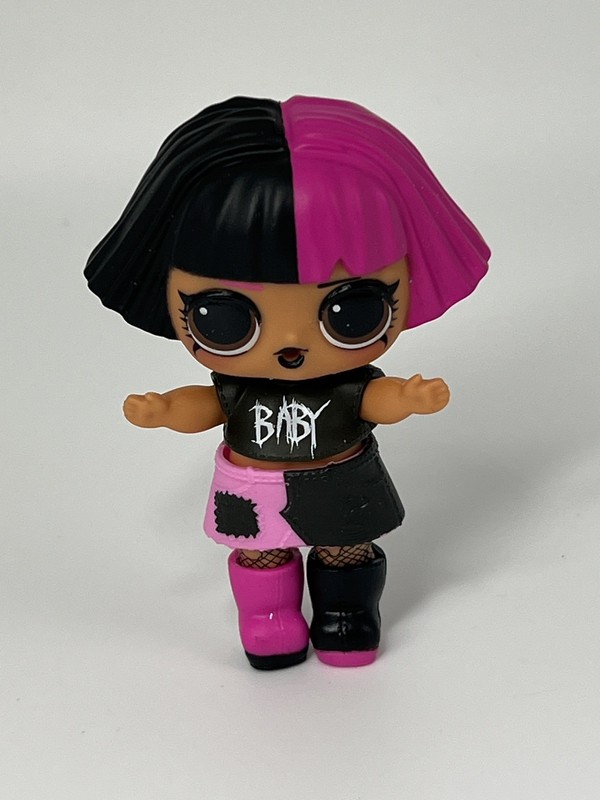 LOL Surprise Doll Metal Babe Chick Big Sister Punk Rock Band Member Pink Black