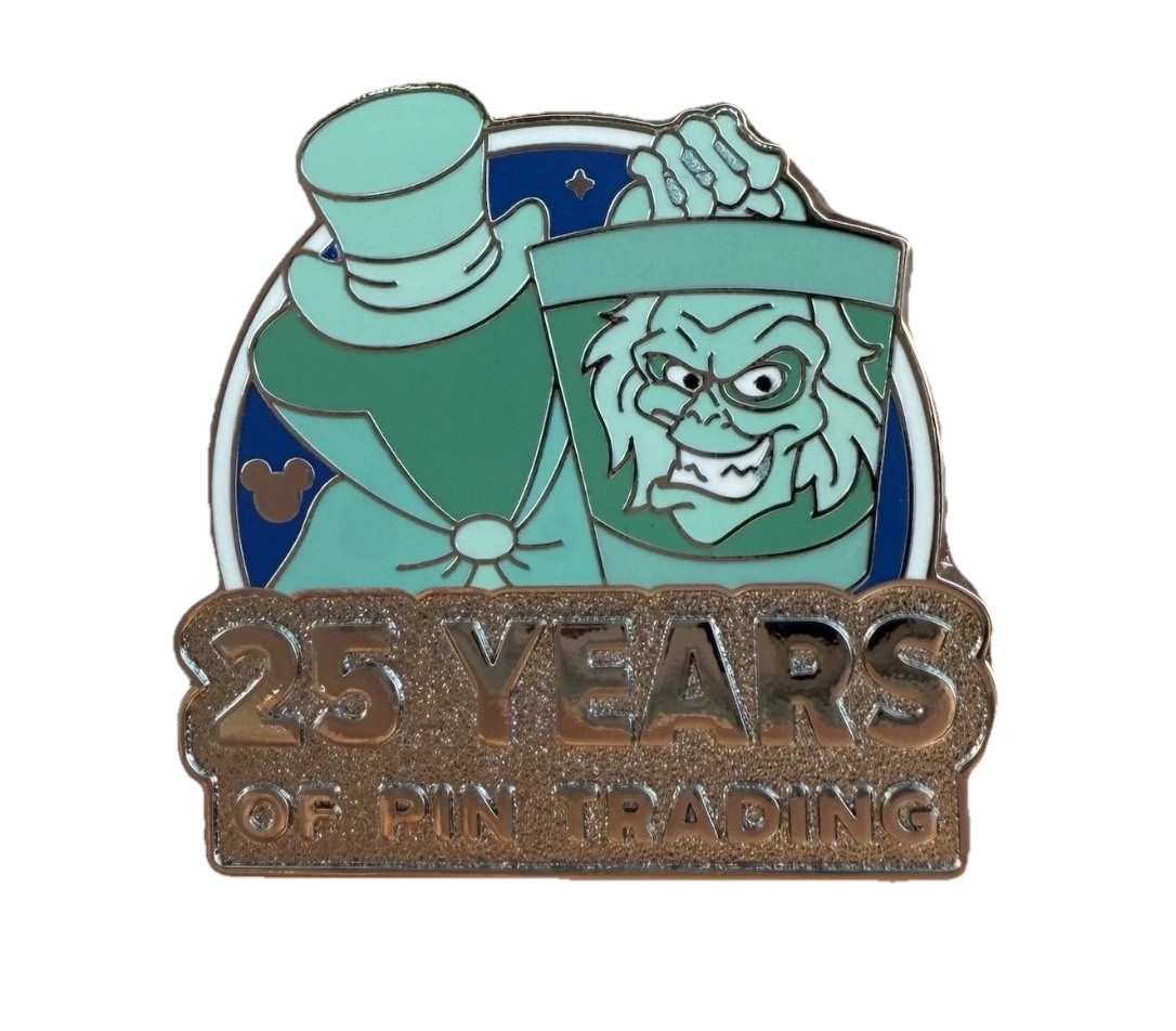 Disney - こぶた 2025 Hidden Mickey Disneyland Hatbox Ghost CHASER Pin | eBay