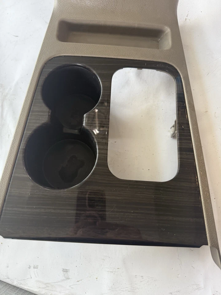 2005 - 2007 Mercury Montego 福特 500 变速器边框带杯架 — 第 2/4 张图片