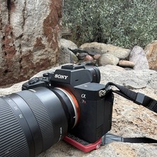 Sony Alpha 7R V Full-frame Mirrorless Camera with Interchangeable Lens - Black