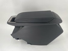 Renault Megane E-Tech 2023 Mitte Armlehne BJQ11384 Renault Megane E-Tech 2023 Mitte Armlehne BJQ11384