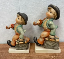 Set of 2 Vintage Hummel - Merry Wanderer - Figurine
