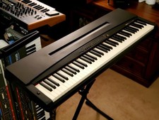 MUST SEE YAMAHA YPP-50 76-KEY SEMI-WEIGHTED STAGE PIANO INSPECTED/SERVICED