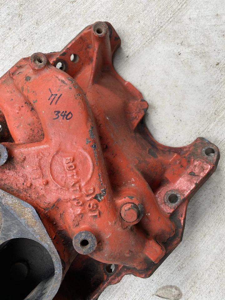 Coletor de admissão vintage Mopar 340 Plymouth 1971 ferro fundido fabricante de equipamento original corpo A & E fabricante de equipamento original - Imagem 4 de 4