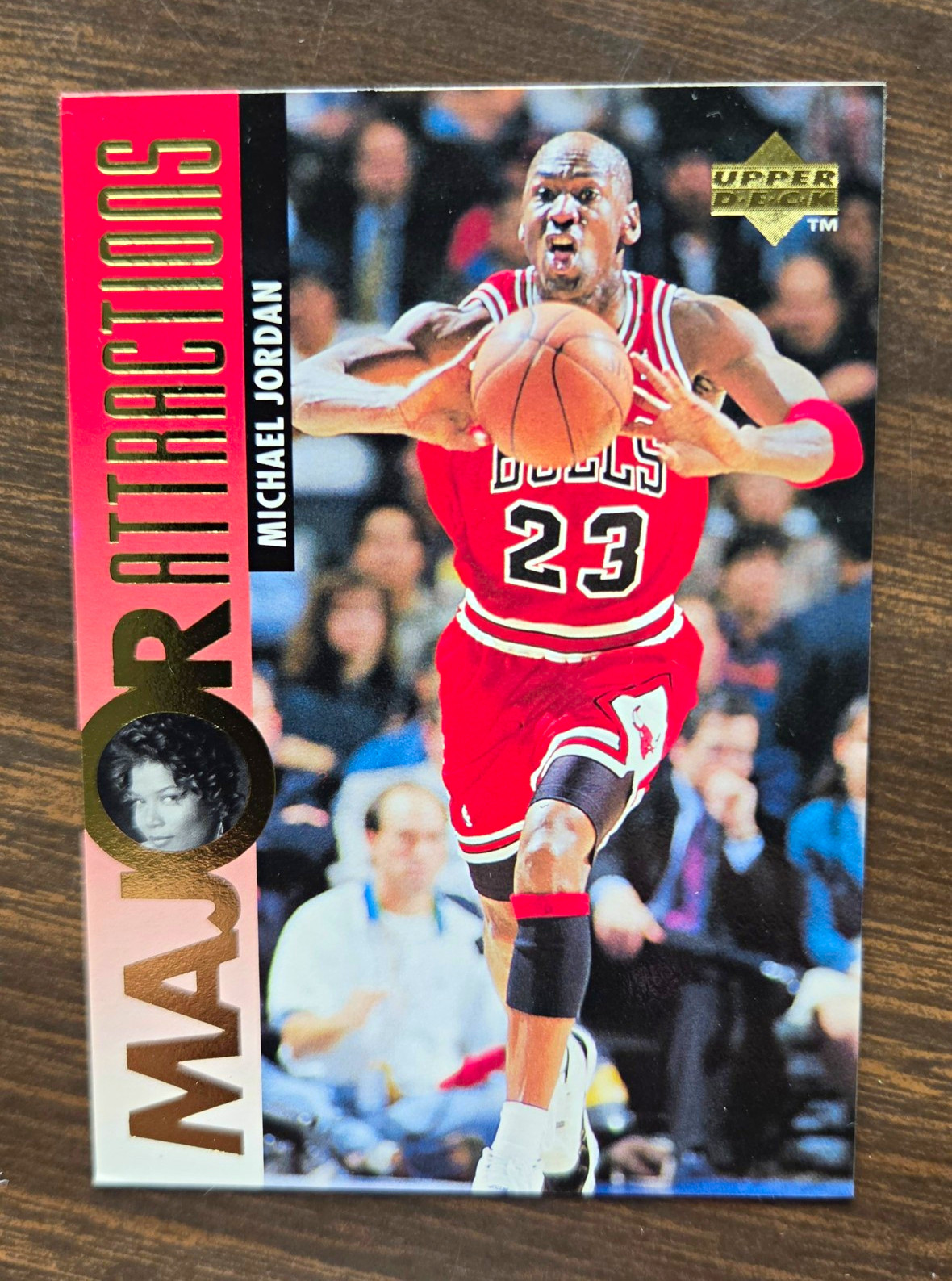 UPPER DECK 1995-96 MAJOR ATTRACTION MICHAEL JORDAN / QUEEN LATIFAH ON BACK #341 