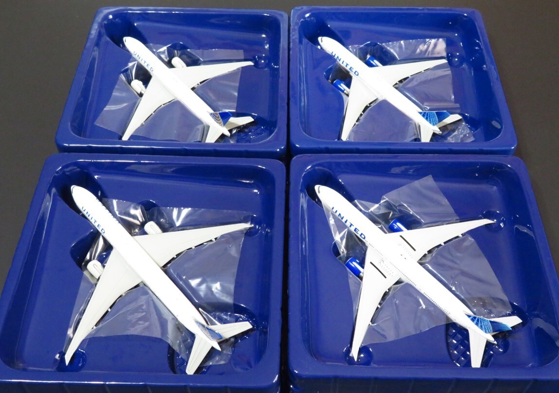 Four Pack Set. Gemini Jets United Airlines B777. 1:400 Scale. Rare