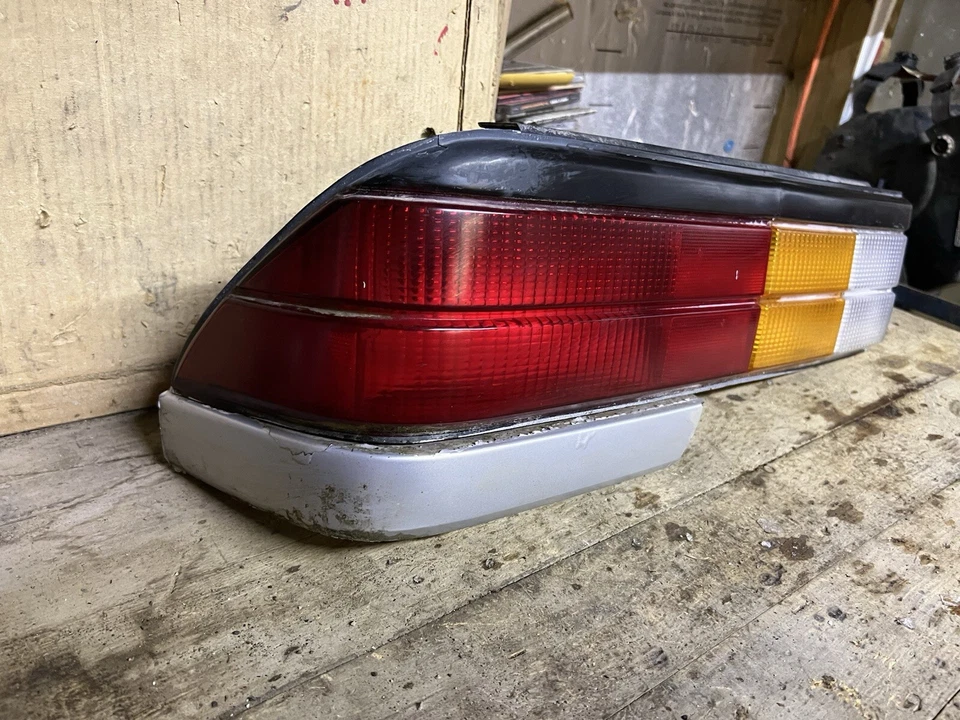Conjunto de luces traseras Ford Tempo 1991-1994 2 puertas lado del conductor izquierdo OEM 1991-1994 Foto 2 de 4