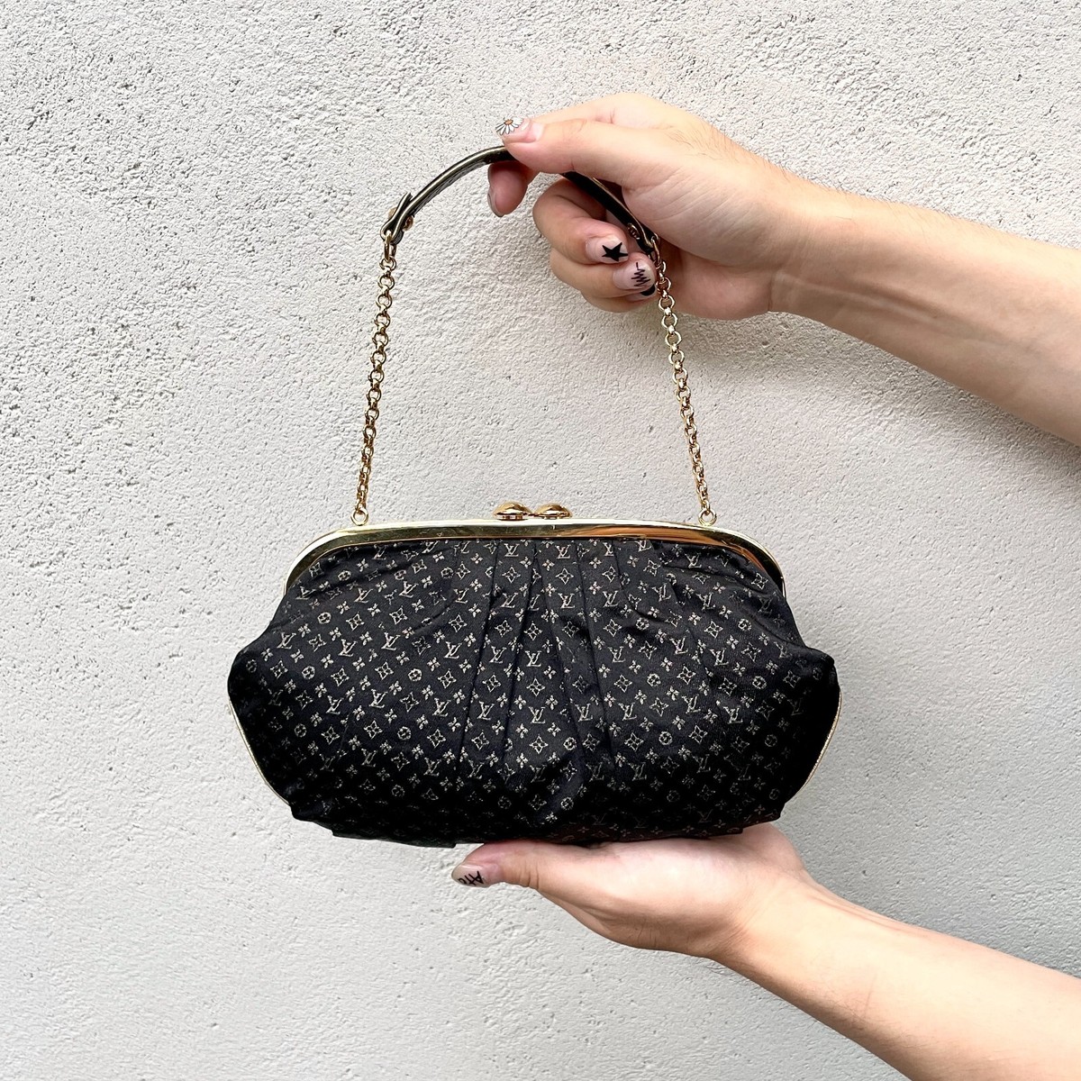 RARELOUIS VUITTON Monogram Mini Lin Silk Chain Handle Kiss-Lock