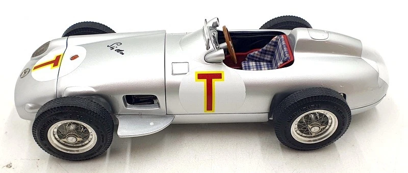 CMC 1/18 Scale M-006 - Mercedes-Benz W196 Monoposto 1954/55 S.Moss Signed - Image 3 of 4