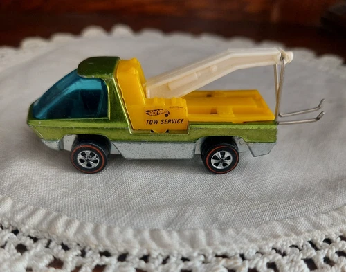 Vintage 1969 Hot Wheels Redlines The Heavyweights Tow Truck Toy - Lime Green