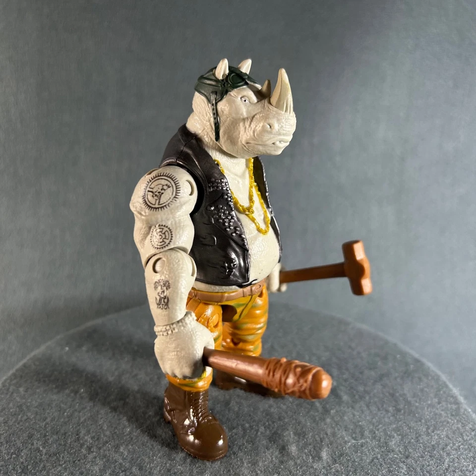 Figura de acción Teenage Mutant Ninja Turtles Out of the Shadows Rocksteady 2016 Foto 4 de 4