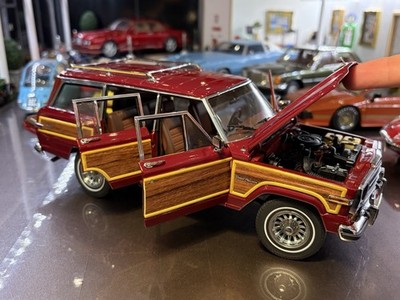 1/18 AUTOart Jeep Grand Wagoneer. Near Mint in Box, Please Read The Listing...