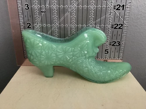 VTG FENTON JADEITE GLASS SLIPPER “ DAISY & BUTTON” MADE IN TAIWAN  5.5”L 3”H