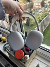 Apple Air Pods Max. Great Condition Well Priced Noise Cancelling