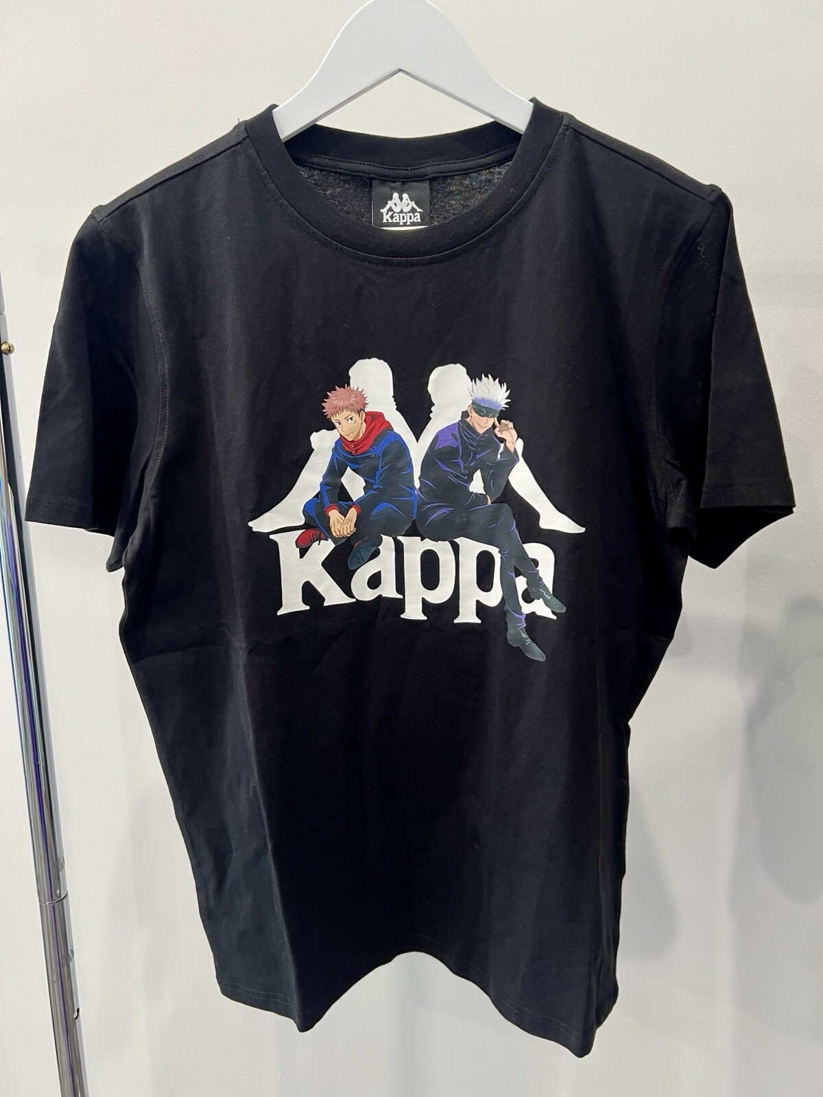 Camiseta Jujutsu Kaisen x Kappa Negra Para Hombre Pequeña Anime Streetwear