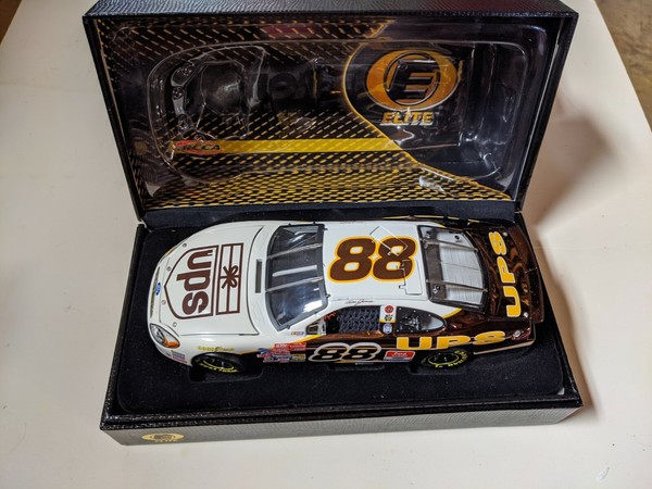 Action Elite NASCAR UPS #88 Dale Jarrett 2001 Ford Taurus Elite 1/24