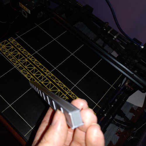 16-Inch 3D Printed Catwalk W/ Conveyer system 1:87 HO Scale. CUSTOMIZABLE! - Picture 5 of 23