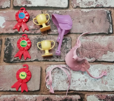 My little Pony Stall Zubehör Konvolut Sättel Pokale Rosetten Vintage G1