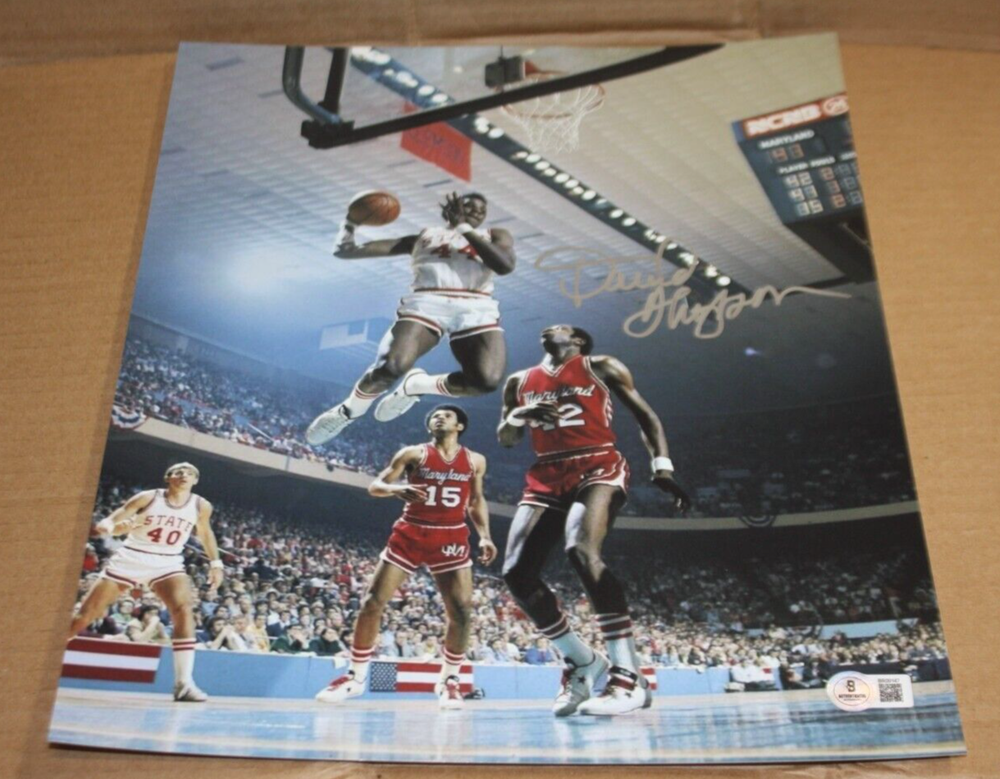 NC State David Thompson #44 Autographed 11x14 Photo NCAA Champion Beckett Certified