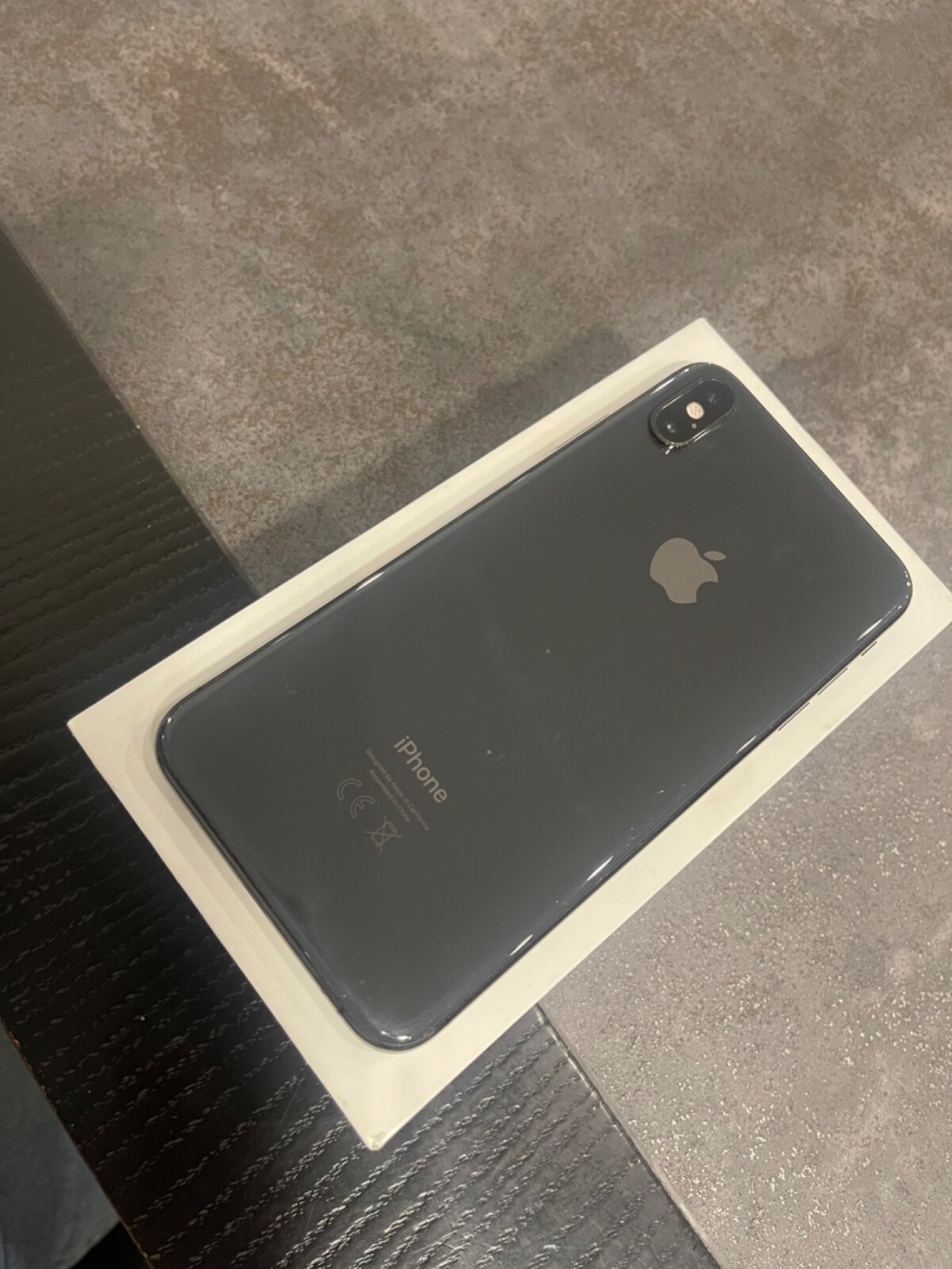 iPhone XS Max Noir 64Go 8/10