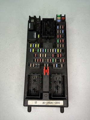 12-13 Range Rover L320 L319 LR4 HSE Dashboard Relay Fuse Box CH2214F041BC OEM