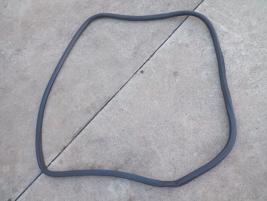 2002-2006 ESCALADE ESV OEM REAR PASSENGER DOOR WEATHERSTRIP SEAL STRIP GASKET