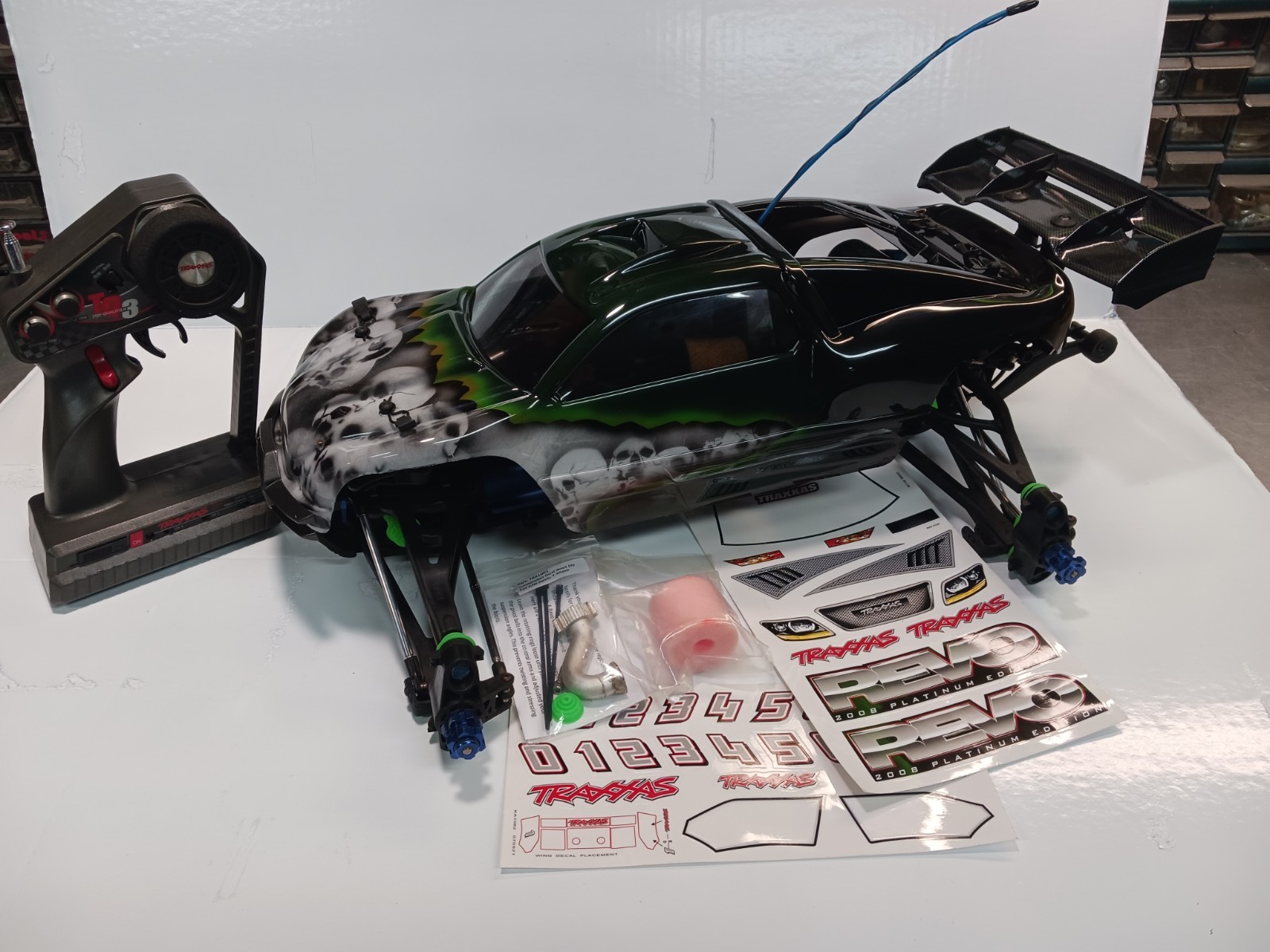 Traxxas Revo 3.3 Nitro 4WD 1:10 roller with electronics, upgrades, custom body
