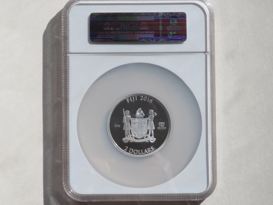 Fiji 2016 THE DARK KNIGHT RETURNS 2 oz PF69 Early Release Ultra Cameo NGC - Image 3 of 4