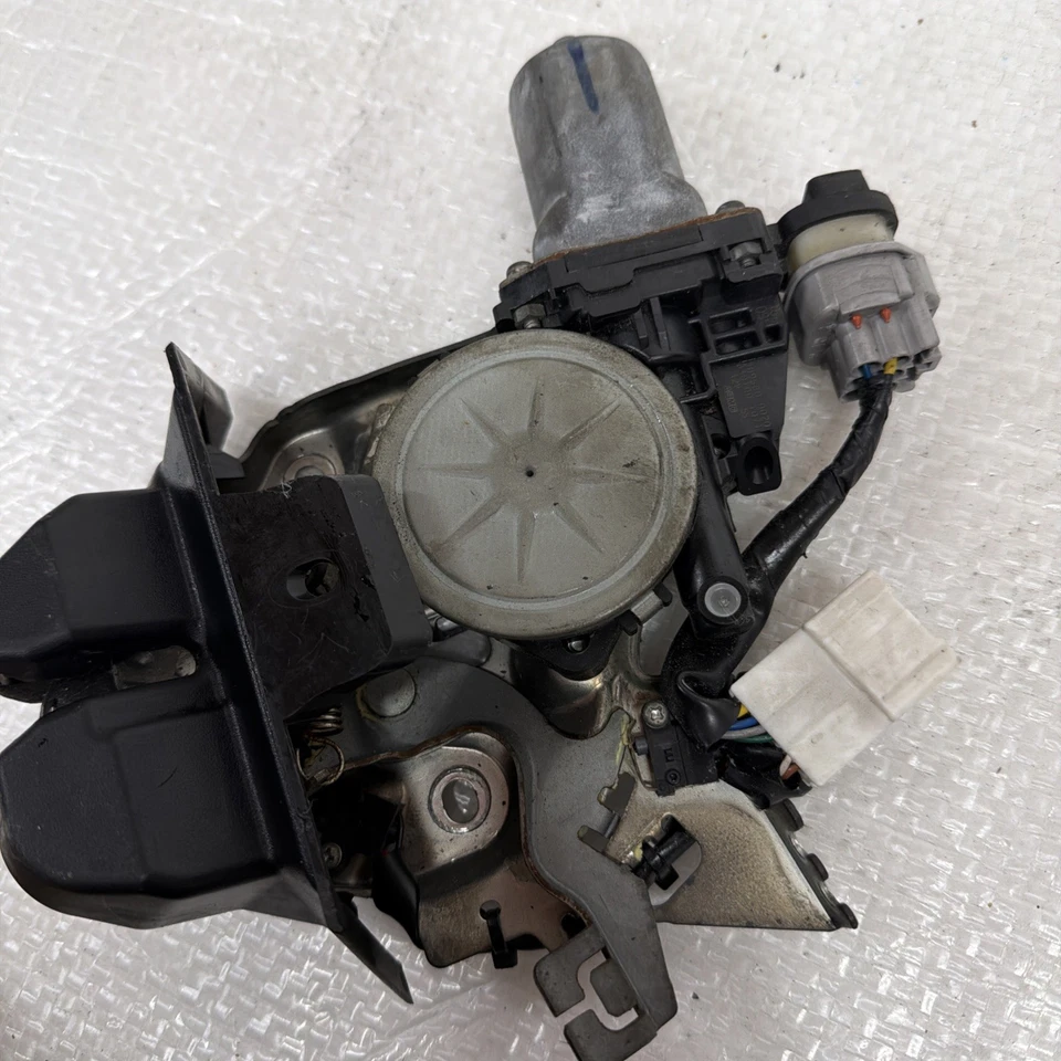 Lexus ES350 ES300H 2013 2018 motor de pestillo de puerta de maletero 646450-33020 OEM Foto 4 de 4