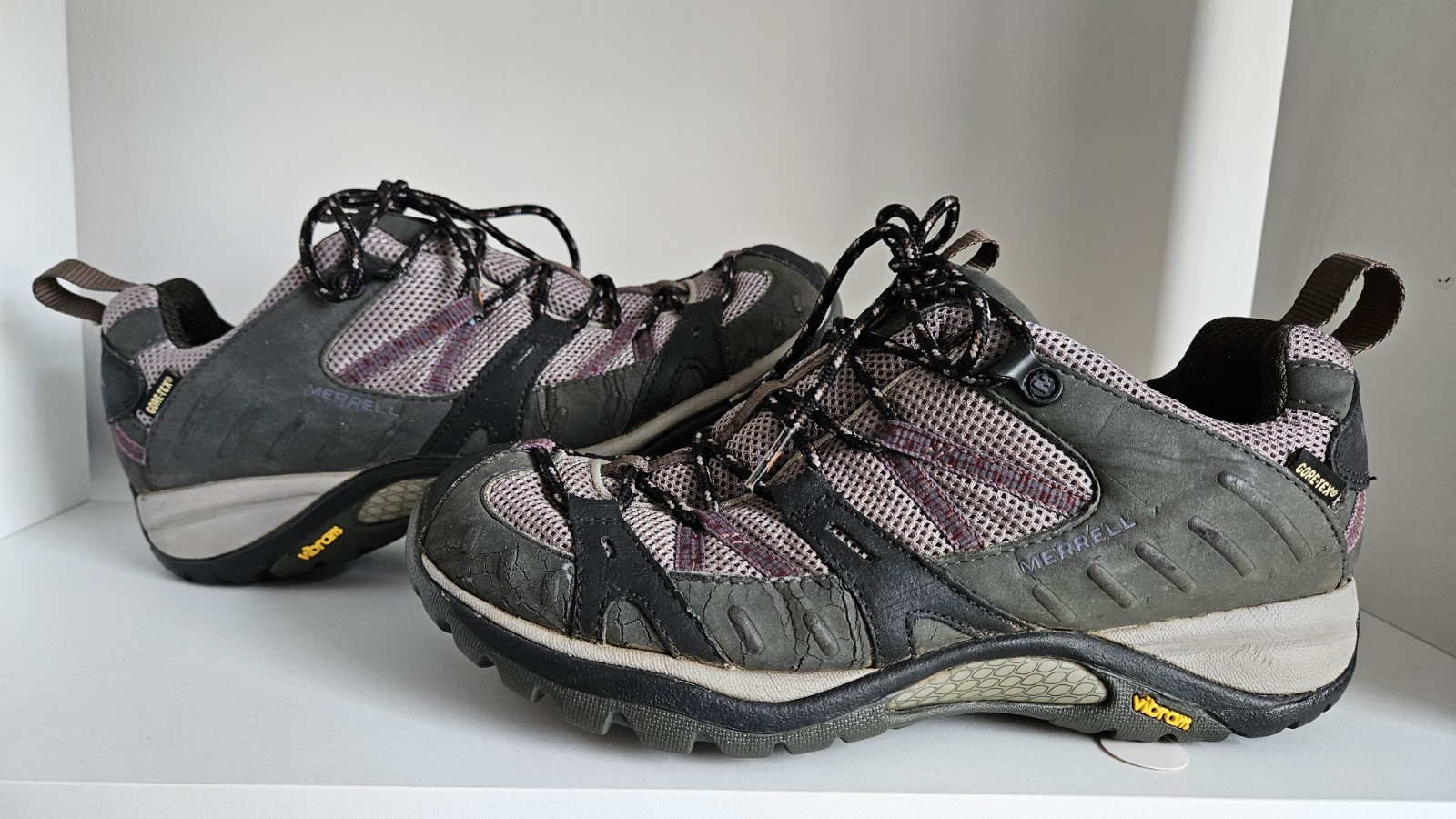 Scarpe da passeggio Merrell Siren Sport da donna in Gore Tex Vibram grigio scuro taglia UK 6 5