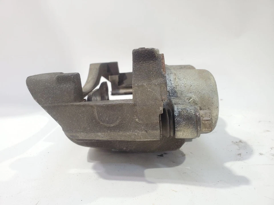 GMC Savana 3500 2017 2018 caja doble OEM pinza de freno delantera derecha  Foto 4 de 4