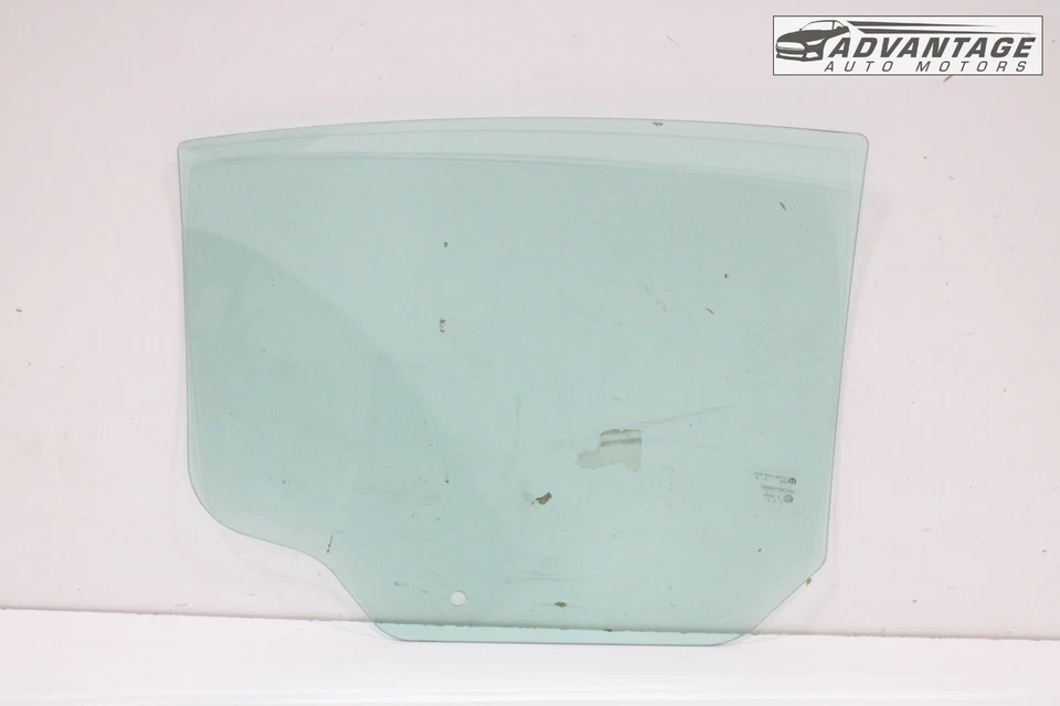 Cargador Dodge 2011-2023 puerta trasera izquierda ventana cristal 55113553ac oem Foto 2 de 4