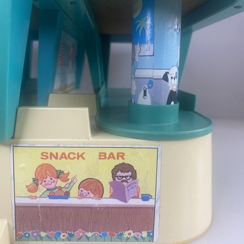 Vintage 1970s Fisher Price Little People Play Family Airport 35 x 26 x 34cm - Picture 13 of 21