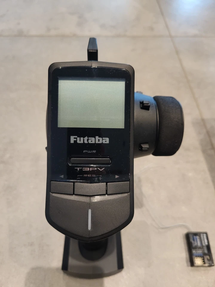 Futaba 3PV Sender 3-Kanal (2.4GHz / R203GF) T3PV Fernsteuerung - Bild 3 von 4