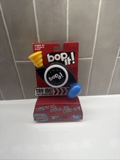 Hasbro Bop It B0639000 Handheld Electronic Micro Series Video Interactive Game