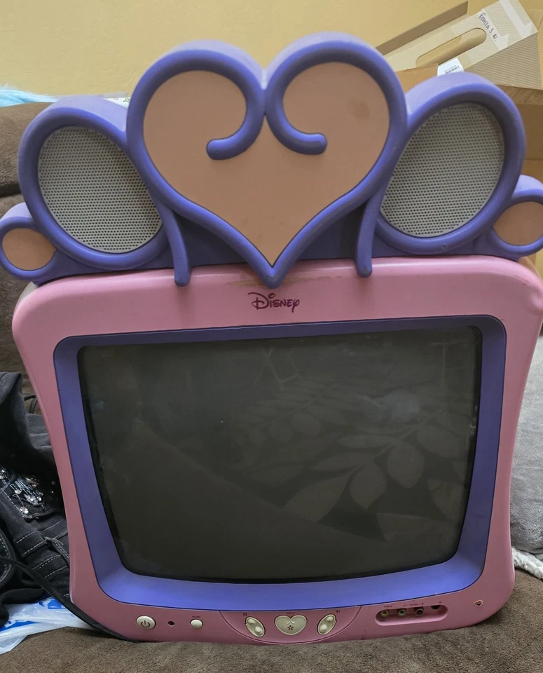 RARE:   DISNEY PRINCESS PINK TV DT 1350-P 13 INCH SCREEN No REMOTE..year  2004 - Image 2 of 4
