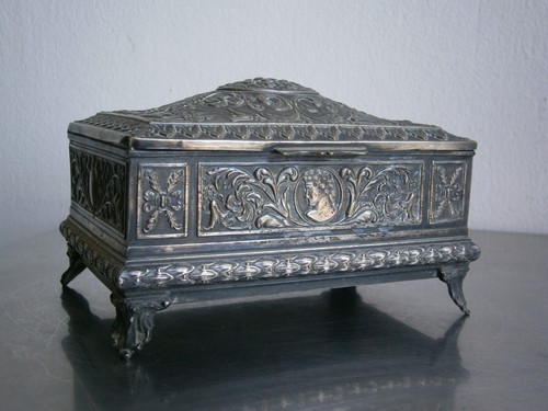 Coffret Boite à bijoux Orfèvrerie Métal argenté décor Classique Médaillon - Picture 2 of 14