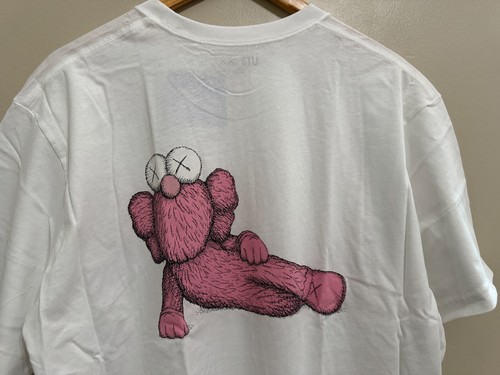 Uniqlo X Kaws Shirt 2023 What Party Pink Companion Men Size XL BRAND NEW - Picture 5 of 8