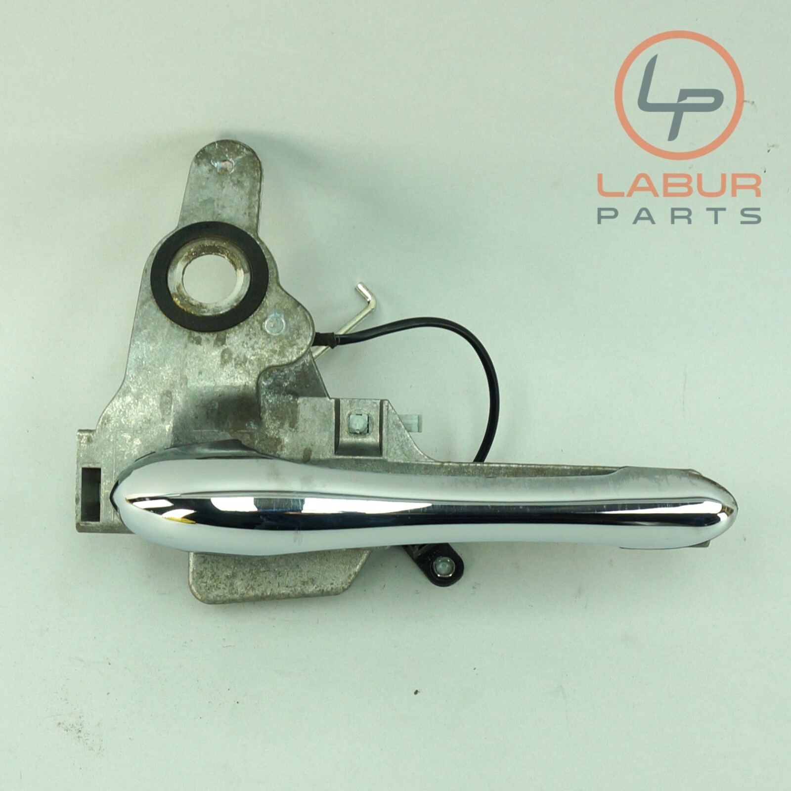 M139 03-13 Maserati Quattroporte Front Left Side Exterior Door Handle A1065