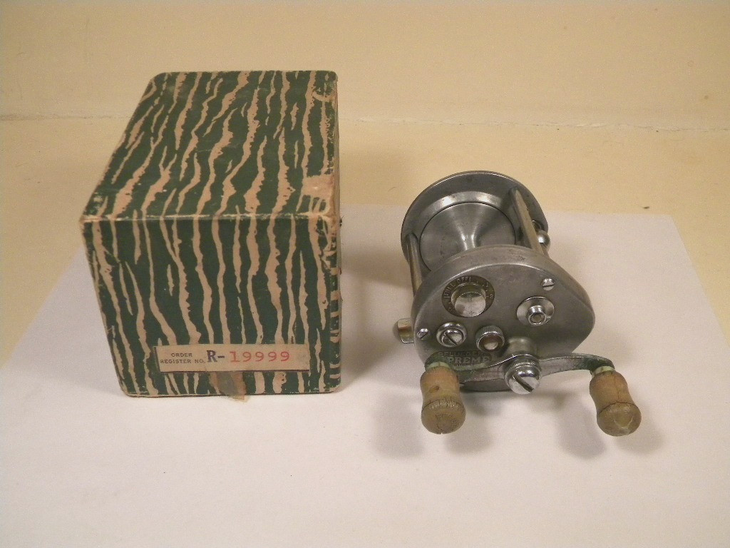 Vintage Pflueger Supreme level wind fishing reel made in USA