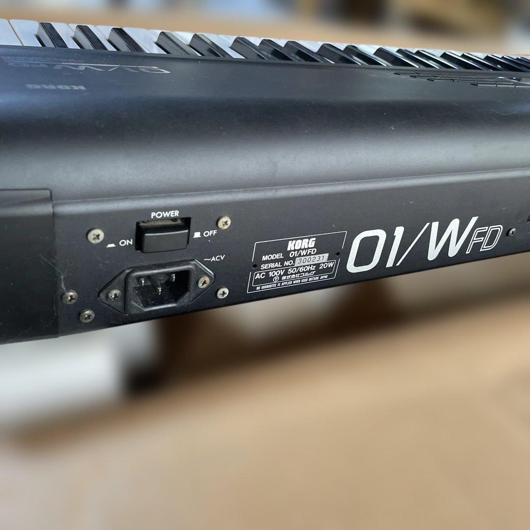 KORG 01/W FD ミュージックワークステーション 61鍵 ディスク２枚付 Korg 01/wfd 61key Music Workstation Synthesizer Battery